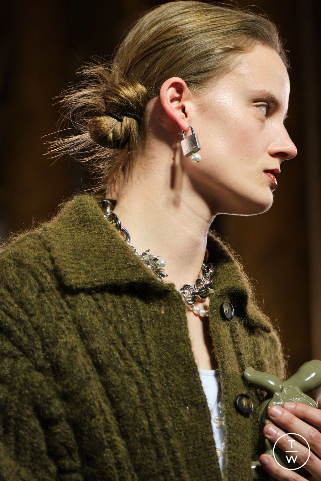 Fashion Week London Fall/Winter 2025 look 89 from the Simone Rocha collection womenswear accessories