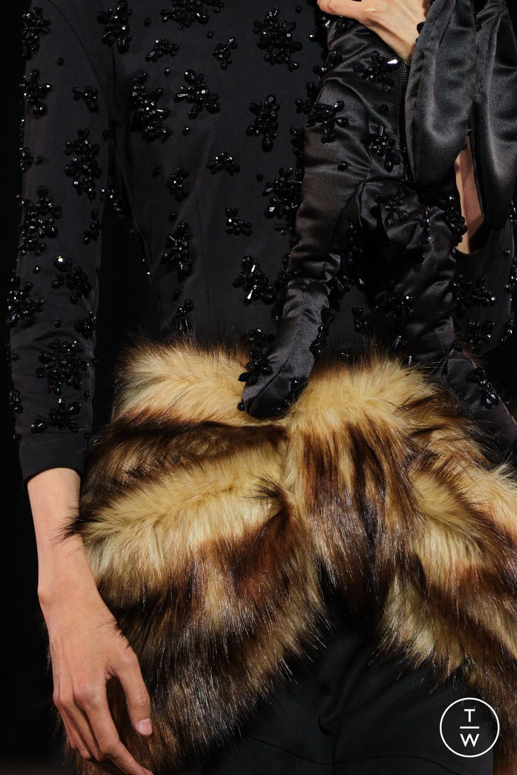 Fashion Week London Fall/Winter 2025 look 93 from the Simone Rocha collection womenswear accessories