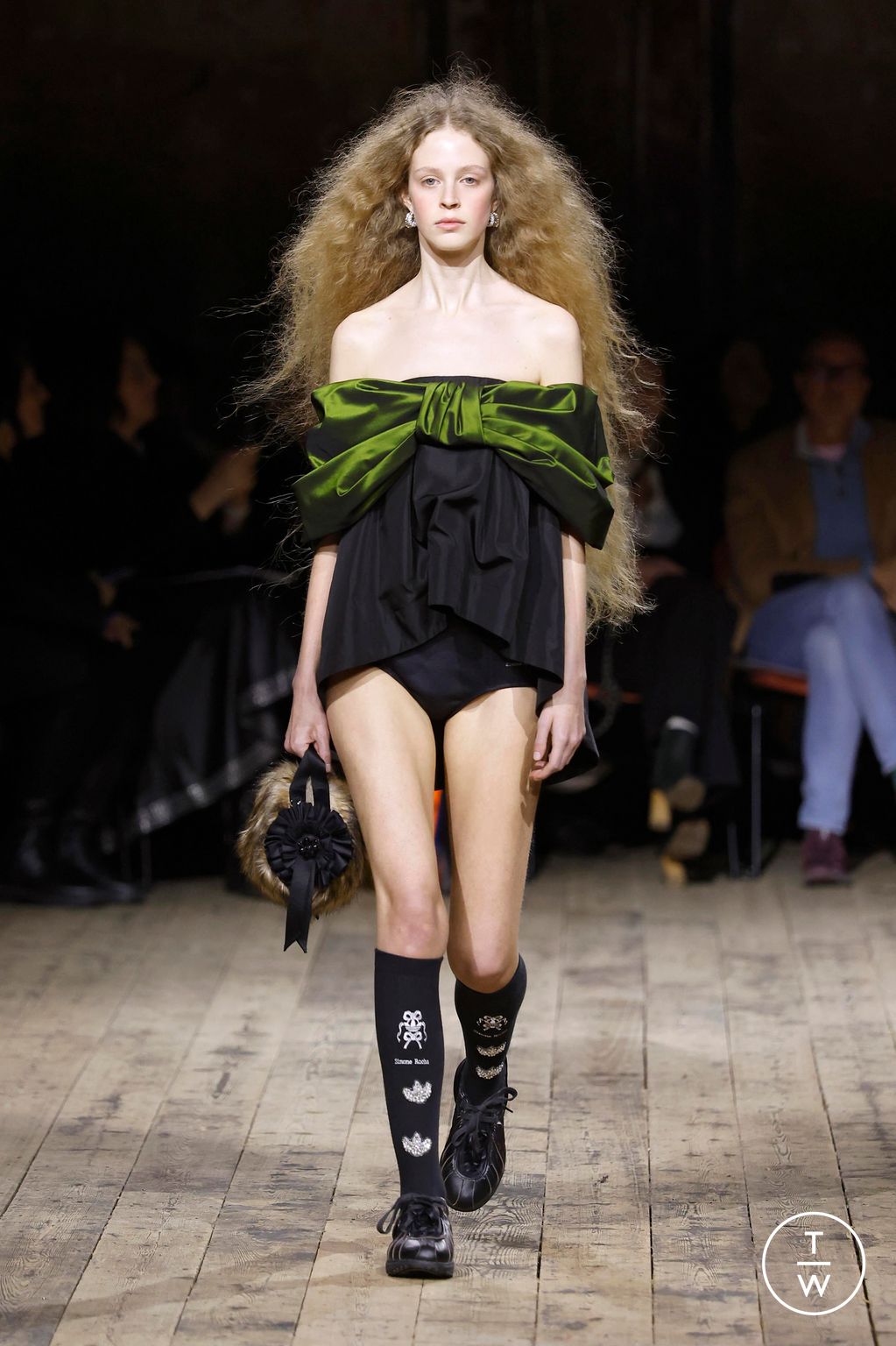 Fashion Week London Fall/Winter 2026 look 6 from the Simone Rocha collection womenswear