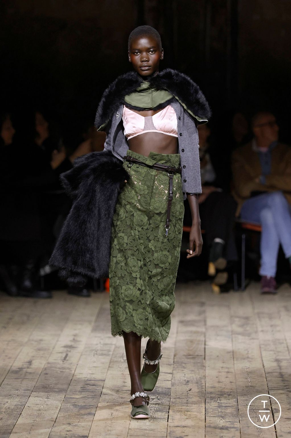Fashion Week London Fall/Winter 2026 look 19 from the Simone Rocha collection womenswear