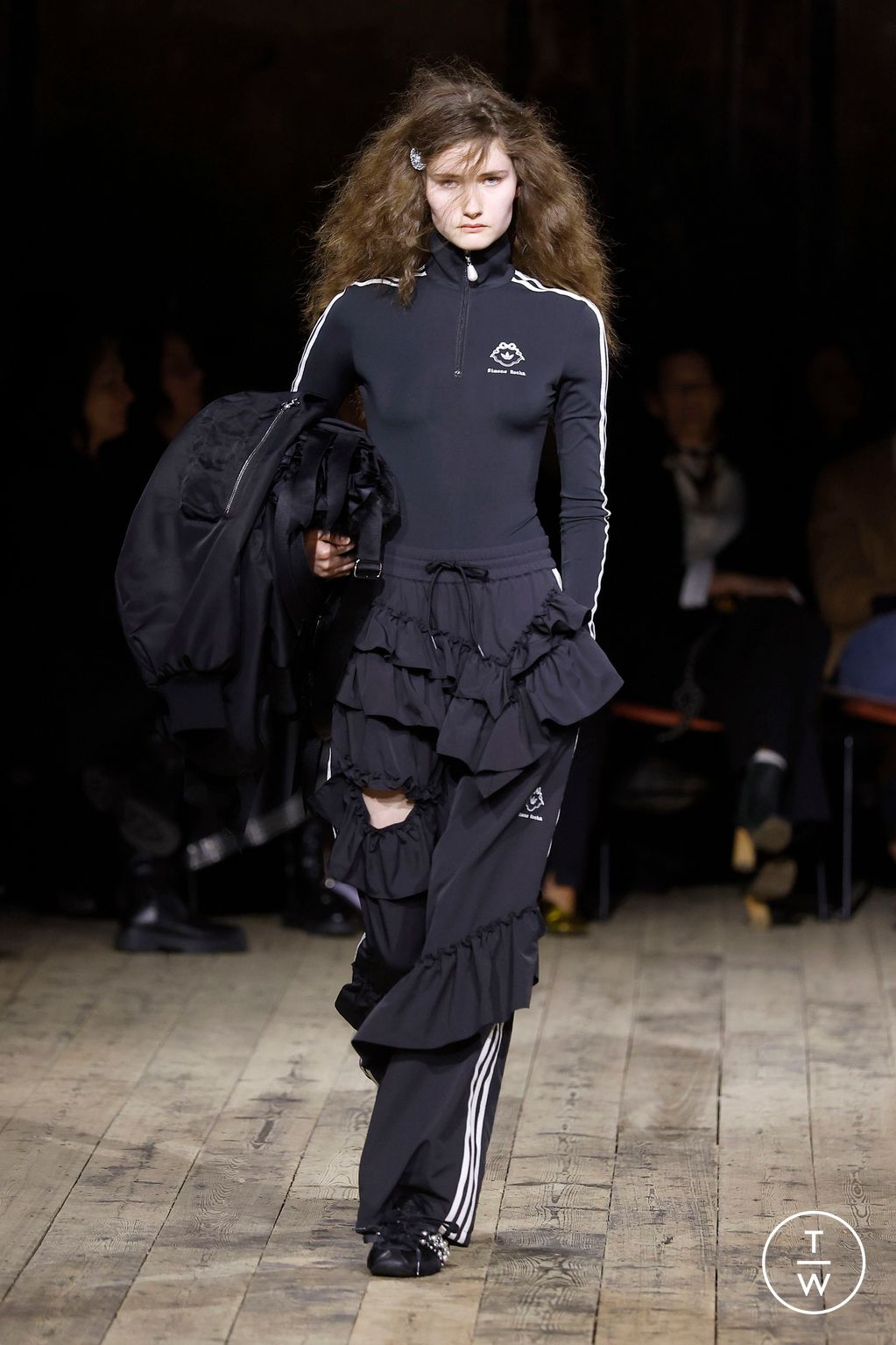 Fashion Week London Fall/Winter 2026 look 39 from the Simone Rocha collection womenswear