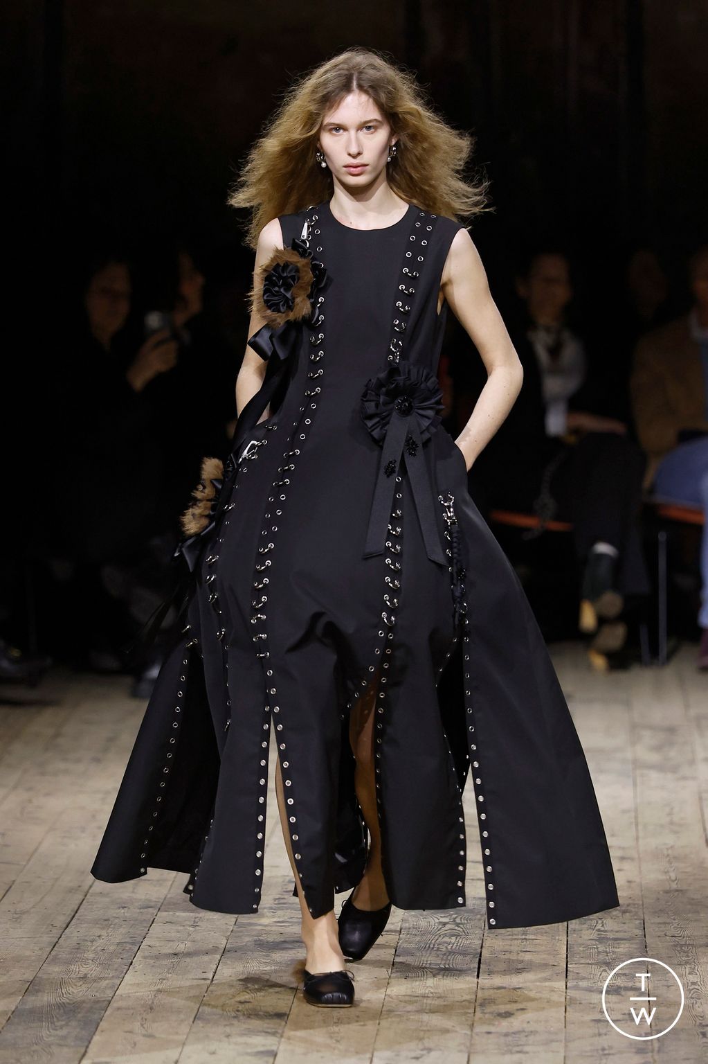 Fashion Week London Fall/Winter 2026 look 45 from the Simone Rocha collection womenswear