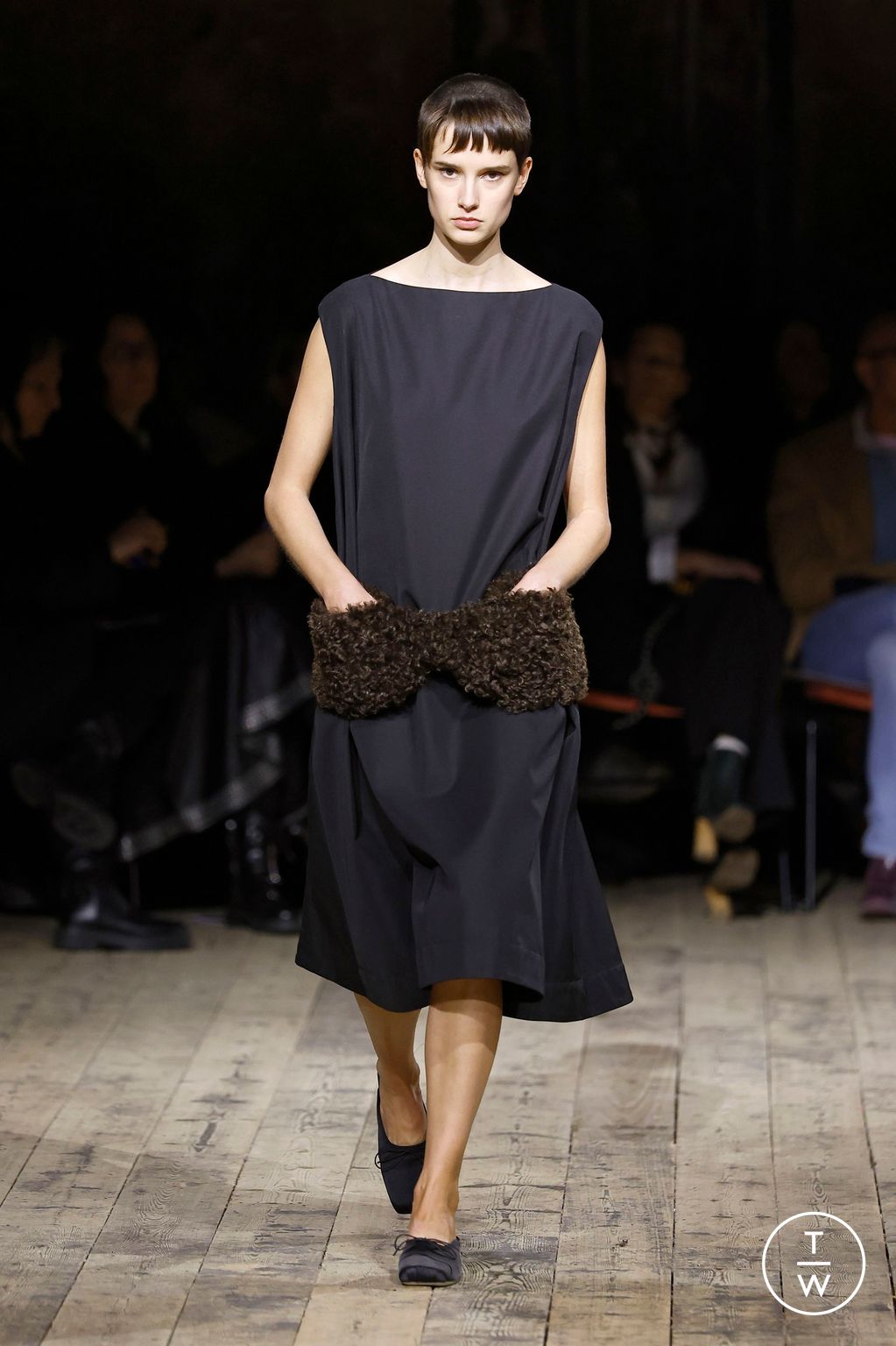 Fashion Week London Fall/Winter 2026 look 48 from the Simone Rocha collection womenswear