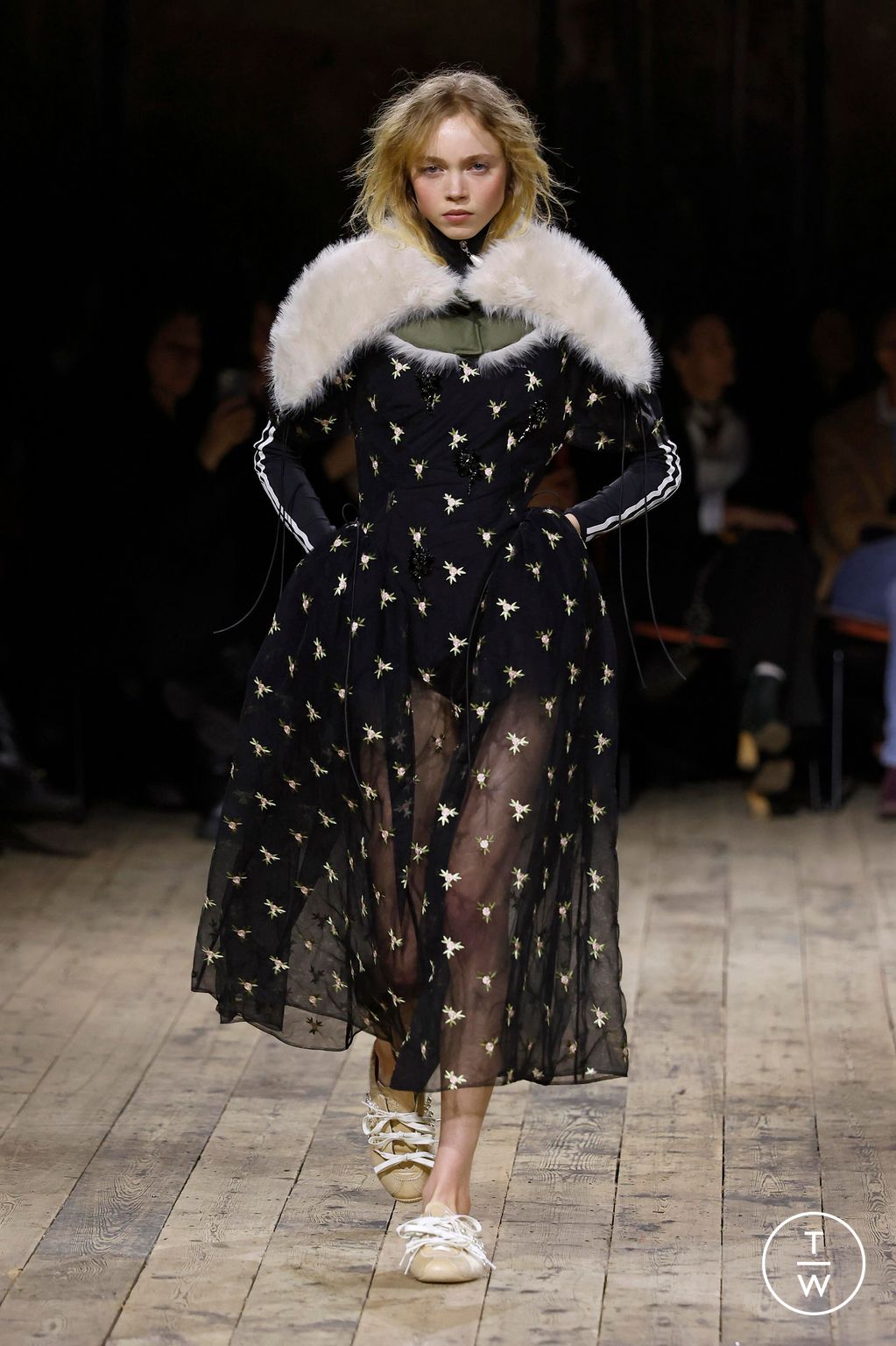 Fashion Week London Fall/Winter 2026 look 52 from the Simone Rocha collection womenswear
