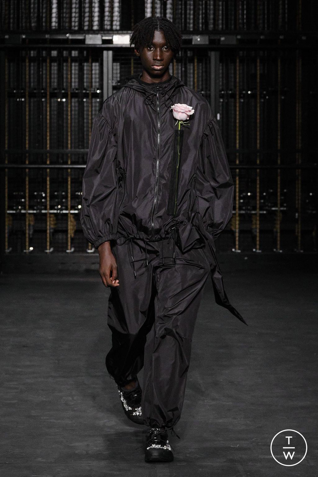 Fashion Week London Spring/Summer 2024 look 4 from the Simone Rocha collection womenswear