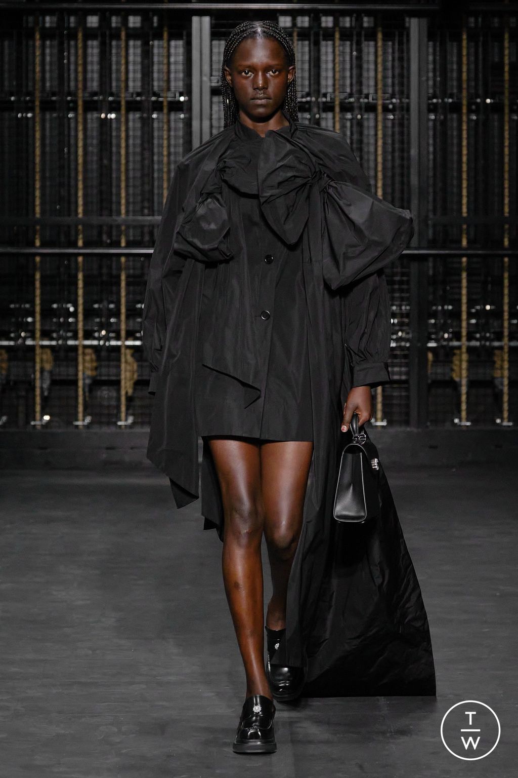 Fashion Week London Spring/Summer 2024 look 6 from the Simone Rocha collection womenswear