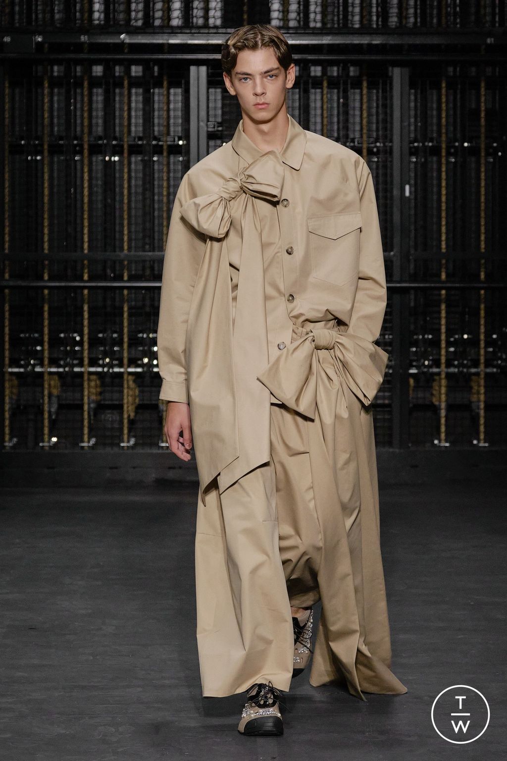 Fashion Week London Spring/Summer 2024 look 13 from the Simone Rocha collection womenswear