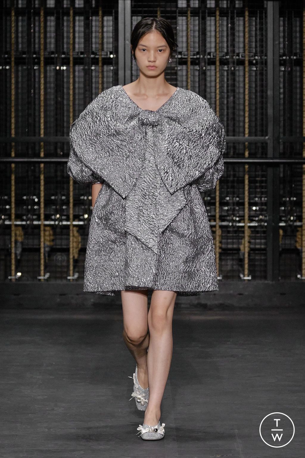 Fashion Week London Spring/Summer 2024 look 20 from the Simone Rocha collection 女装