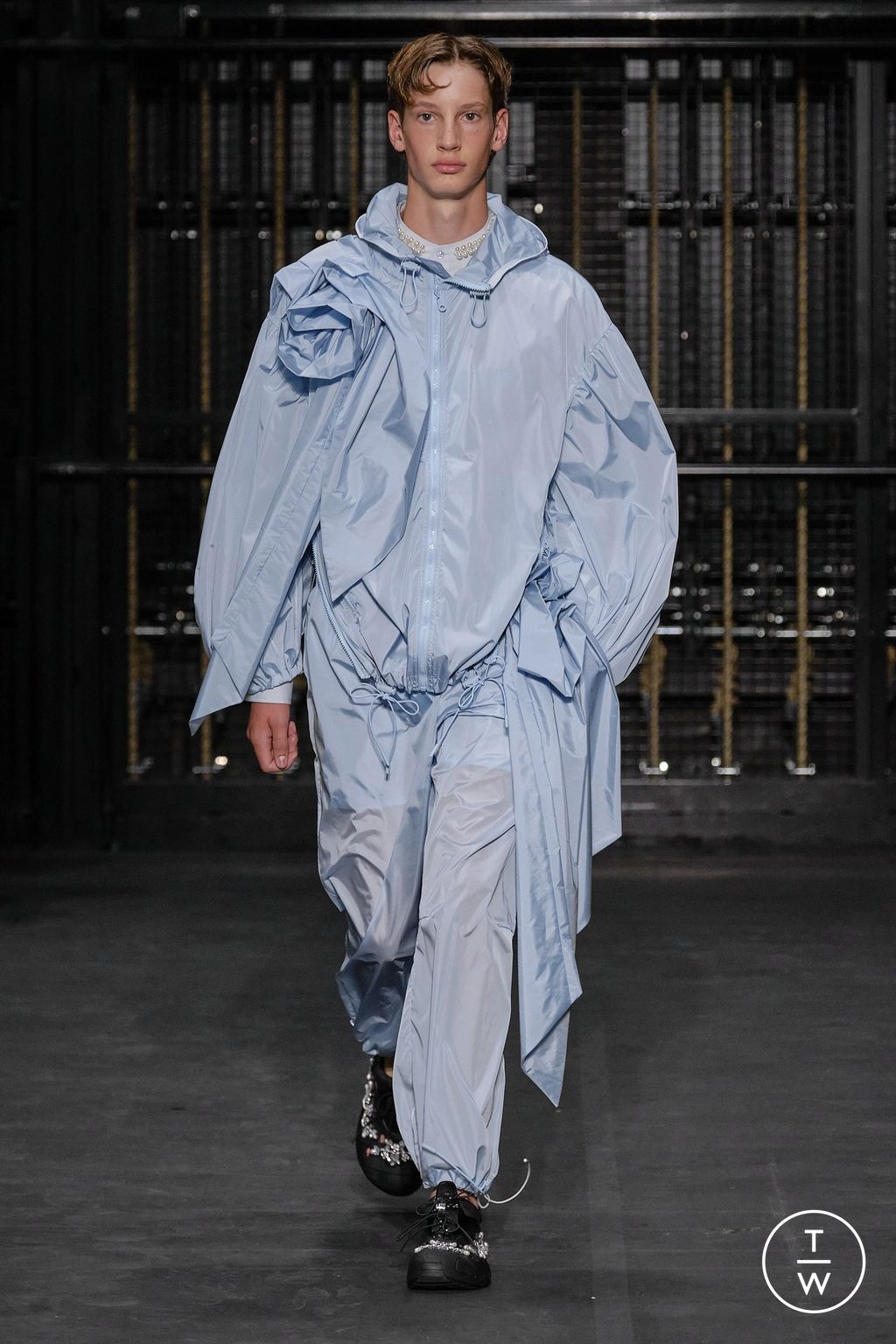 Fashion Week London Spring/Summer 2024 look 44 from the Simone Rocha collection 女装