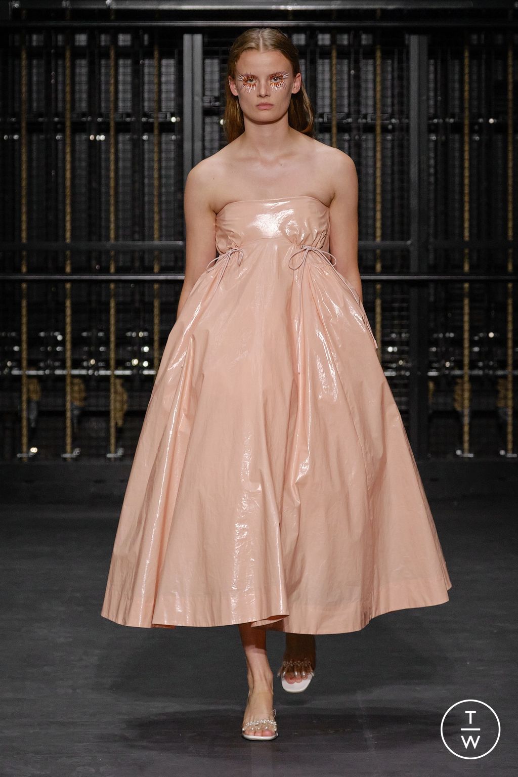 Fashion Week London Spring/Summer 2024 look 48 from the Simone Rocha collection 女装