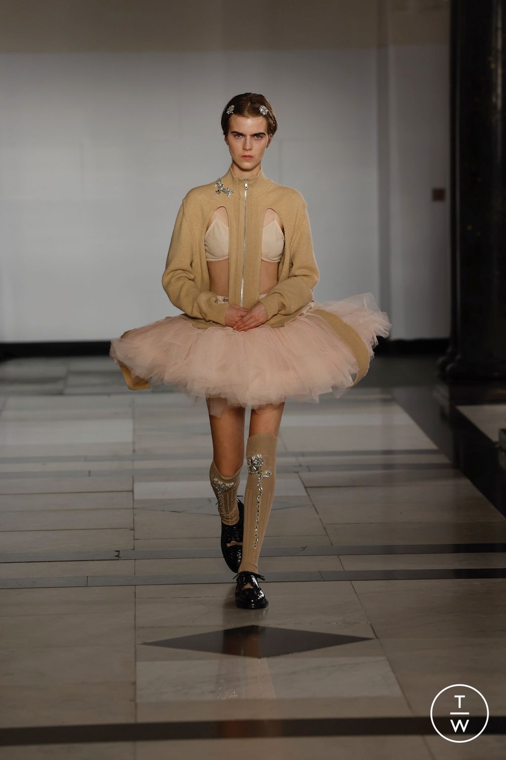 Fashion Week London Spring/Summer 2025 look 7 from the Simone Rocha collection womenswear