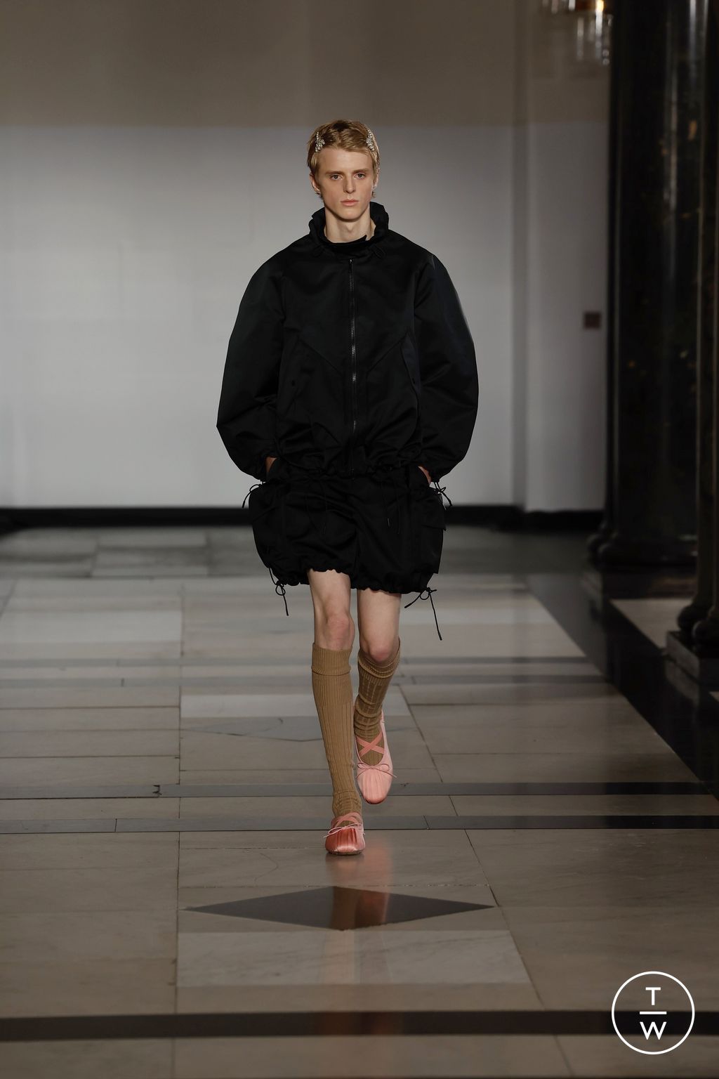 Fashion Week London Spring/Summer 2025 look 11 from the Simone Rocha collection womenswear