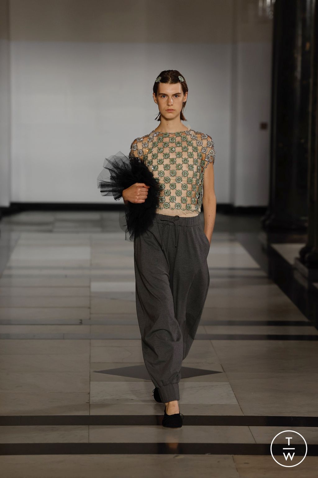 Fashion Week London Spring/Summer 2025 look 15 from the Simone Rocha collection womenswear