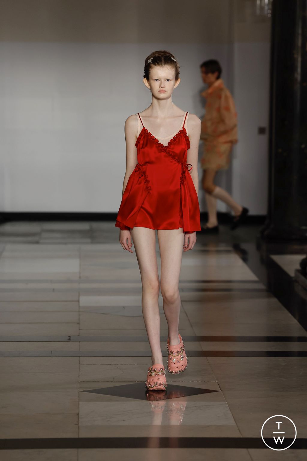 Fashion Week London Spring/Summer 2025 look 16 from the Simone Rocha collection womenswear