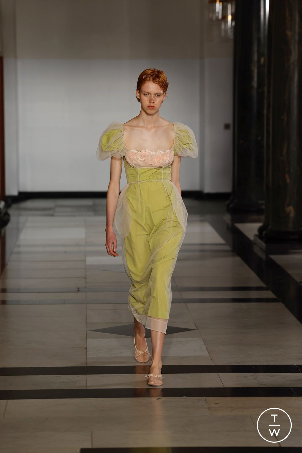 Fashion Week London Spring-Summer 2025 look 21 from the Simone Rocha collection womenswear