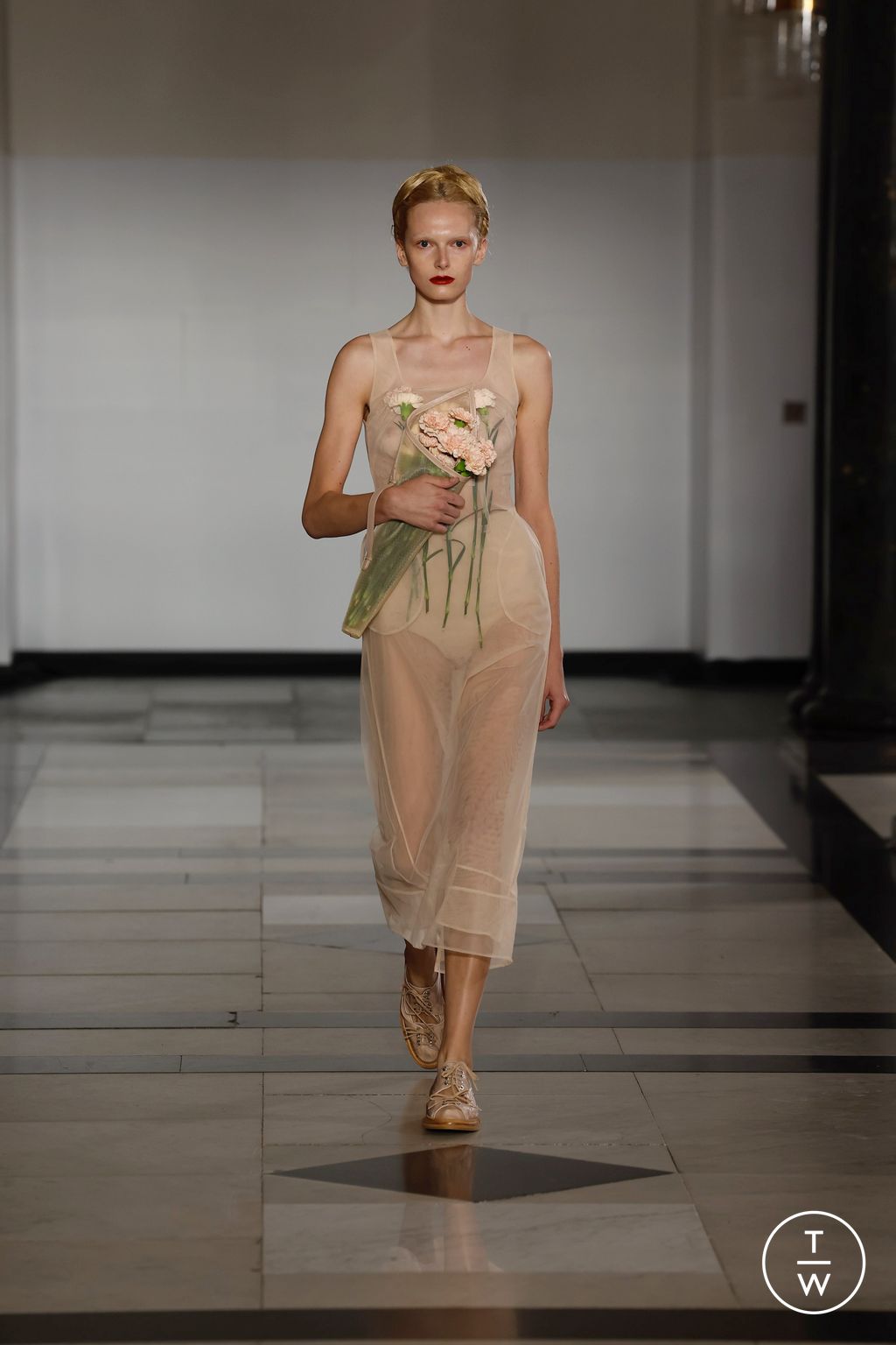 Fashion Week London Spring-Summer 2025 look 25 from the Simone Rocha collection womenswear