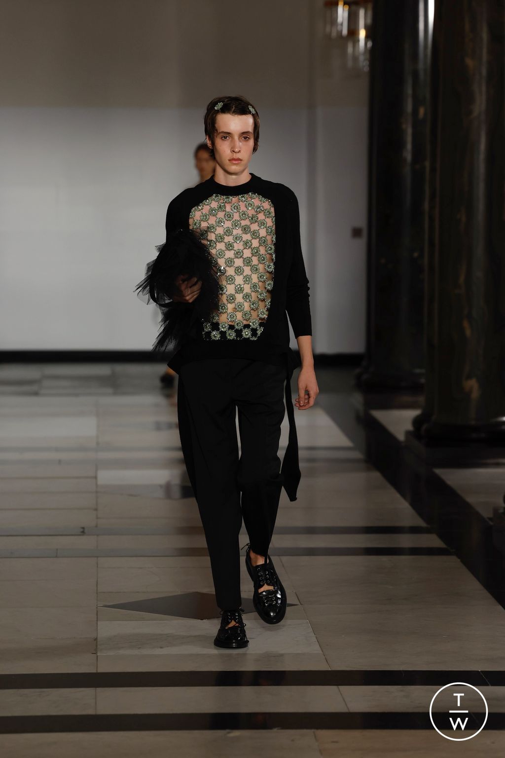 Fashion Week London Spring/Summer 2025 look 27 from the Simone Rocha collection womenswear