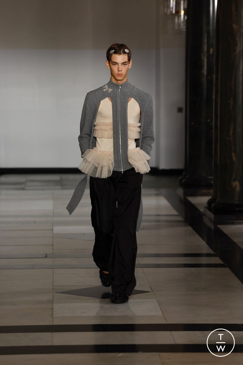 Fashion Week London Spring/Summer 2025 look 33 de la collection Simone Rocha womenswear