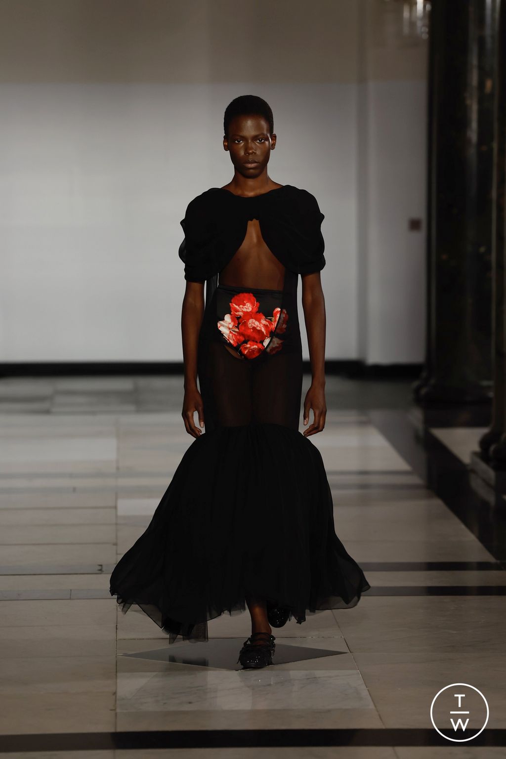 Fashion Week London Spring-Summer 2025 look 40 from the Simone Rocha collection womenswear