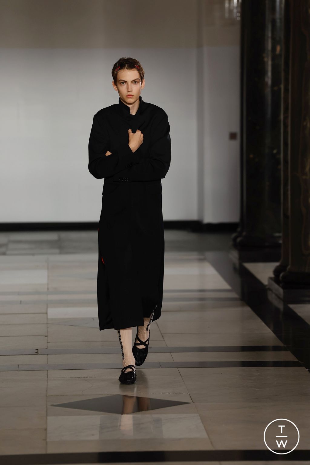 Fashion Week London Spring/Summer 2025 look 48 from the Simone Rocha collection womenswear