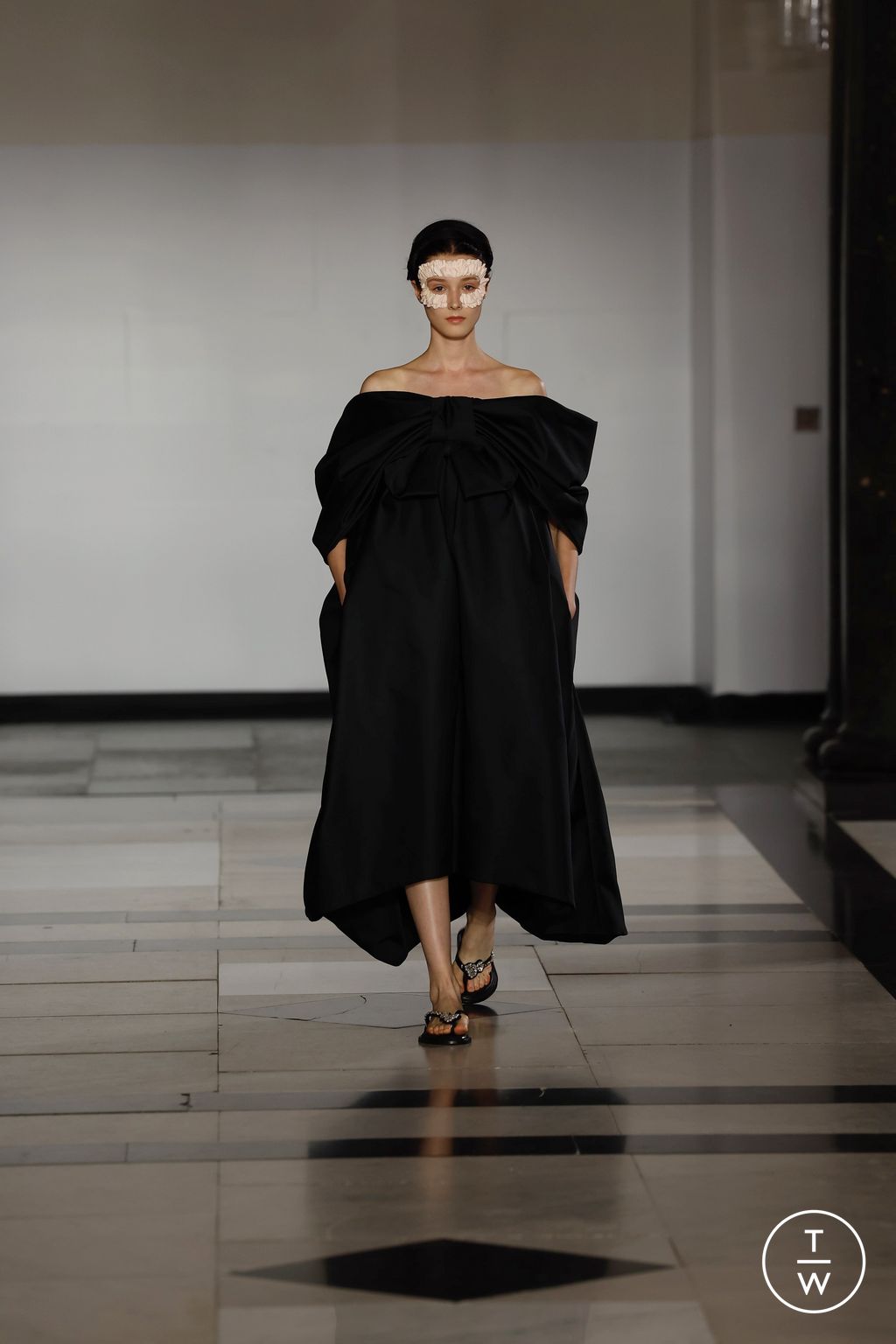 Fashion Week London Spring/Summer 2025 look 49 from the Simone Rocha collection womenswear