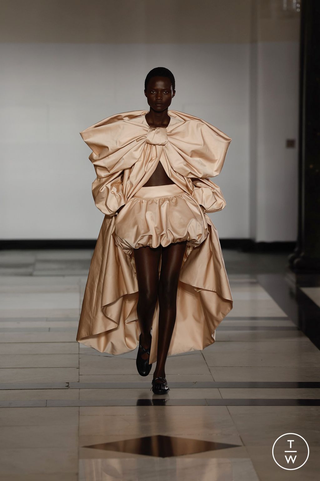 Fashion Week London Spring/Summer 2025 look 51 from the Simone Rocha collection womenswear