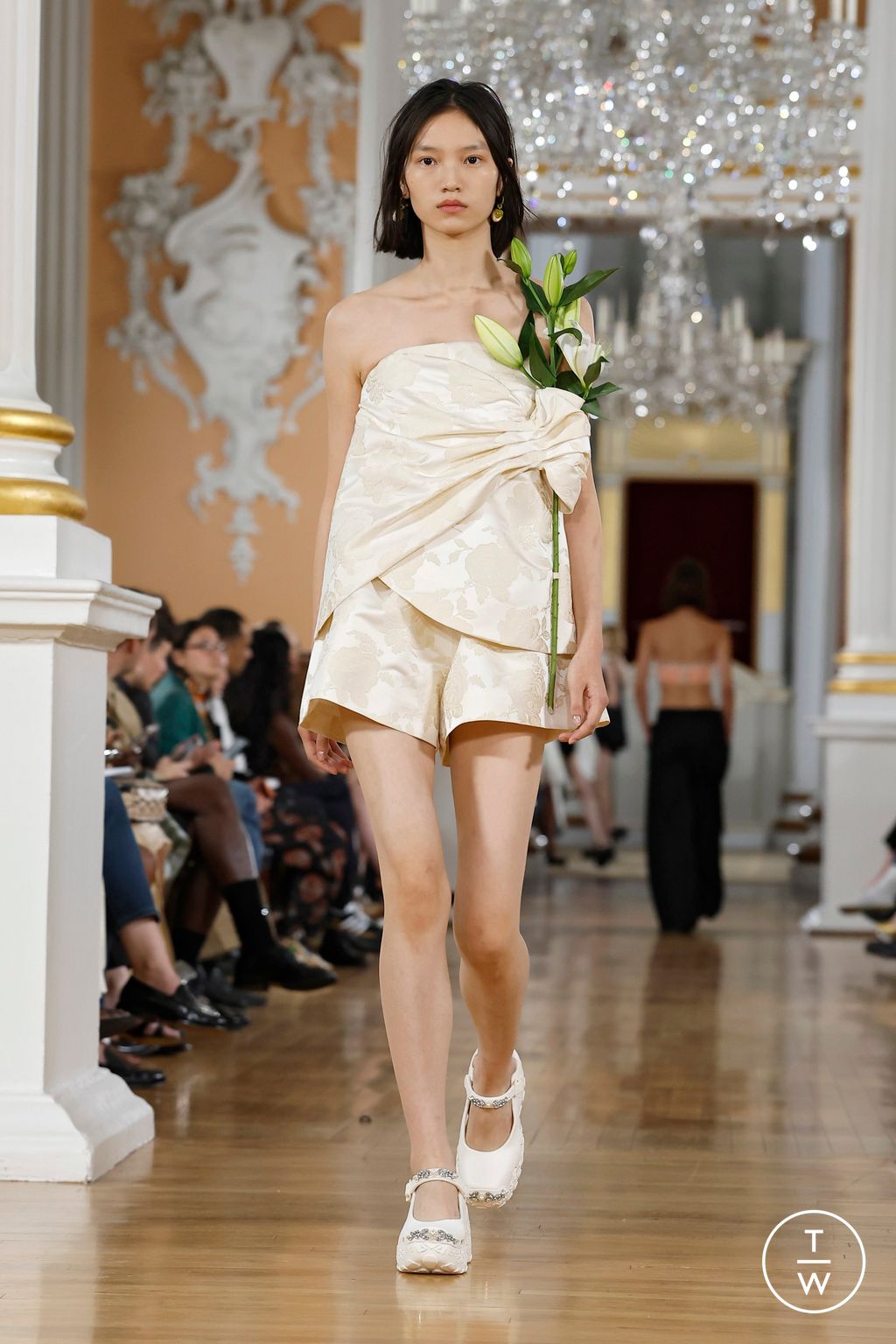 Fashion Week London Spring/Summer 2026 look 19 from the Simone Rocha collection womenswear