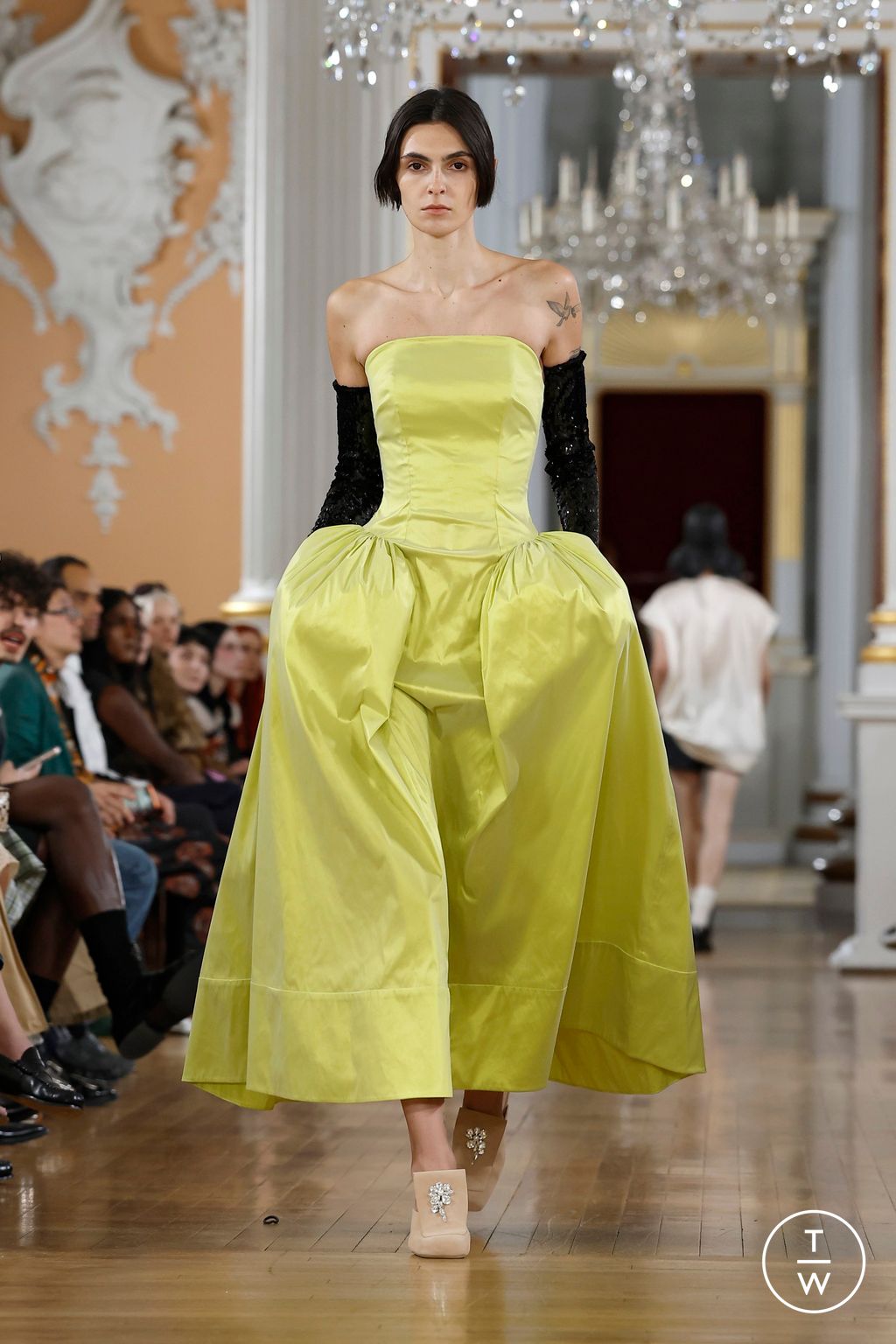 Fashion Week London Spring/Summer 2026 look 38 from the Simone Rocha collection womenswear