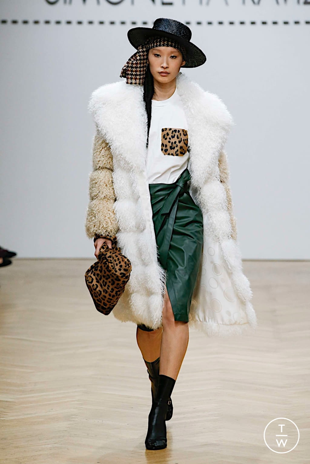 Fashion Week Milan Fall/Winter 2019 look 22 de la collection Simonetta Ravizza womenswear