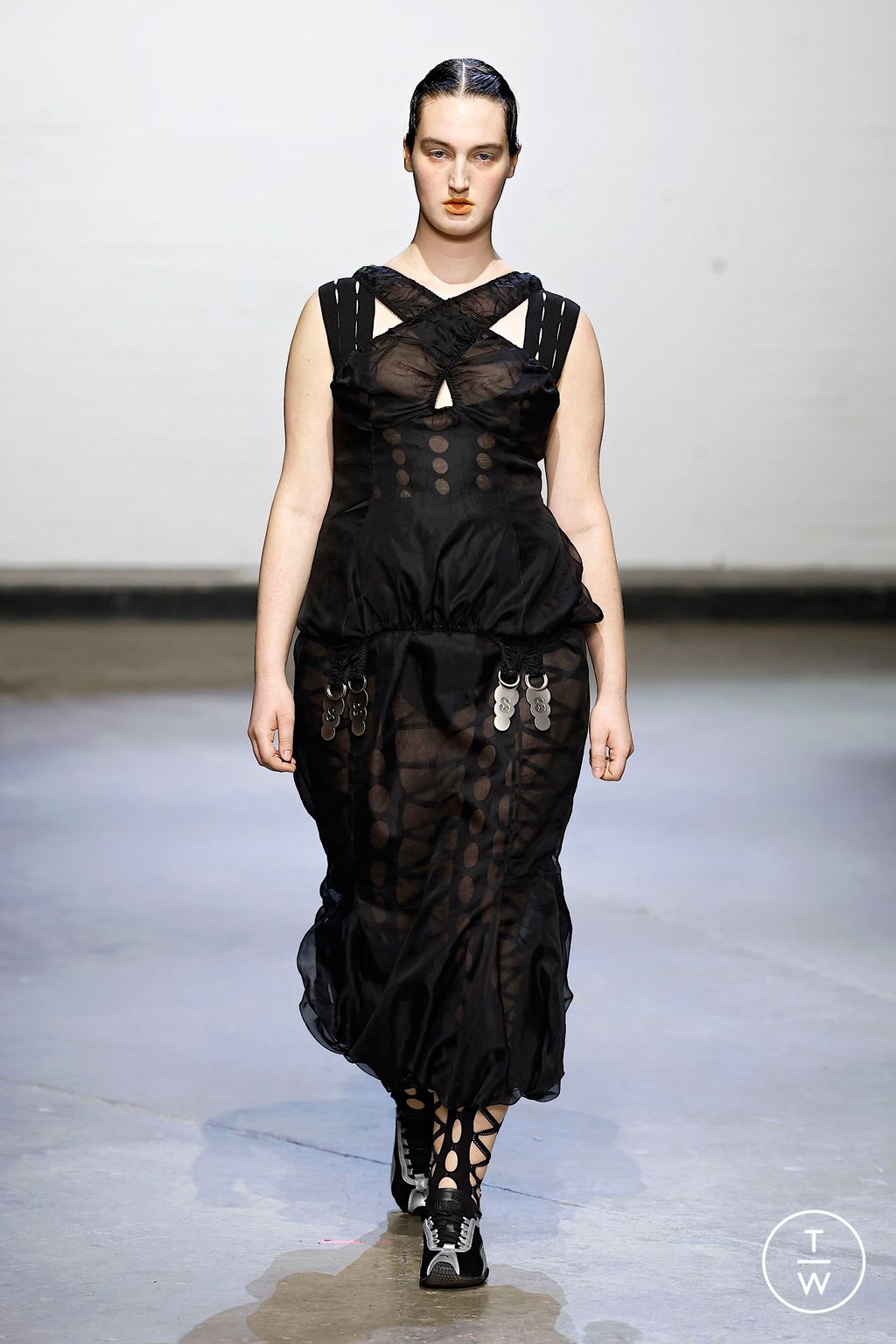 Fashion Week London Fall/Winter 2025 look 23 from the Sinéad O'Dwyer collection womenswear