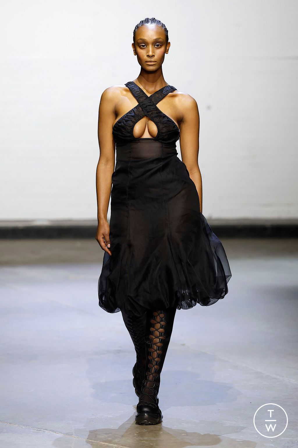 Fashion Week London Fall/Winter 2025 look 24 from the Sinéad O'Dwyer collection womenswear