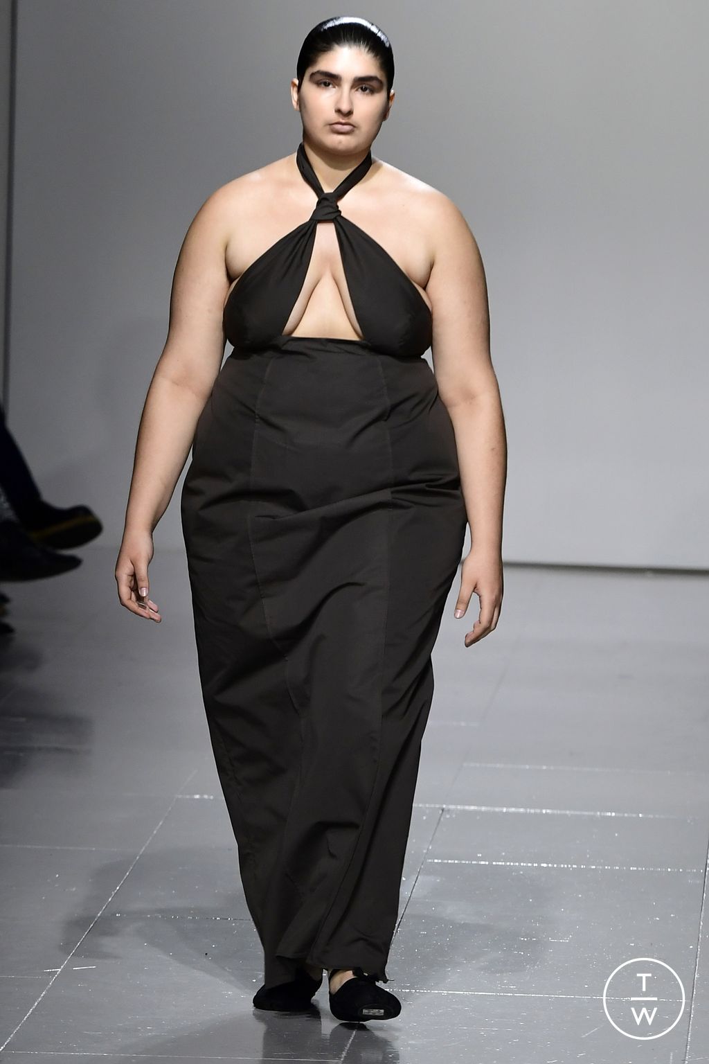 Fashion Week London Fall/Winter 2023 look 20 from the Sinéad O'Dwyer collection womenswear