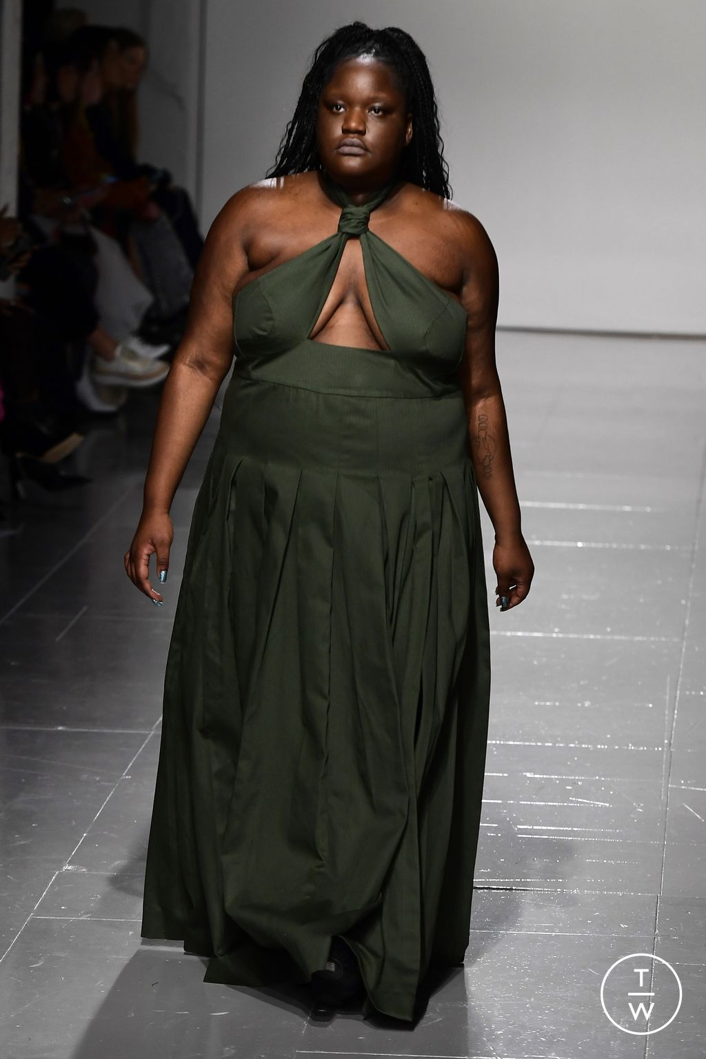 Fashion Week London Fall/Winter 2023 look 21 from the Sinéad O'Dwyer collection womenswear