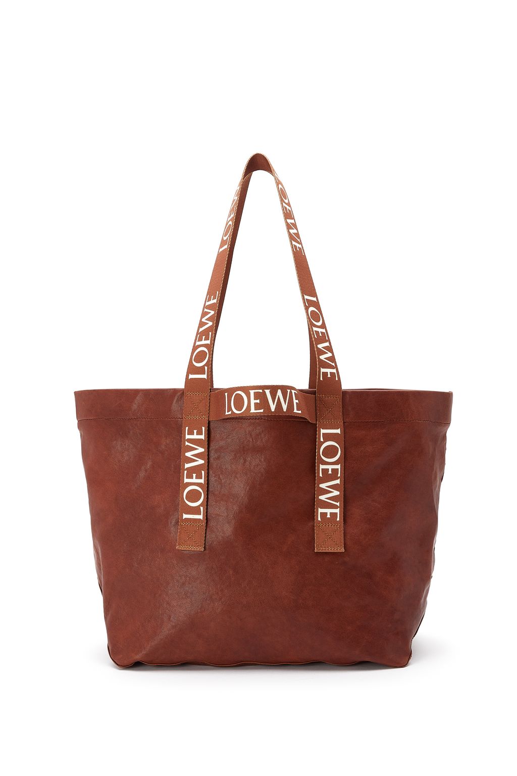 Fashion Week Paris Spring/Summer 2023 look 37 from the Loewe collection 男装配饰