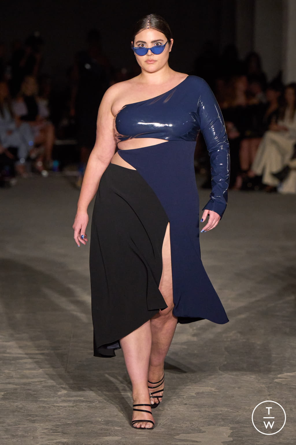 Fashion Week New York Fall/Winter 2022 look 5 de la collection Christian Siriano womenswear