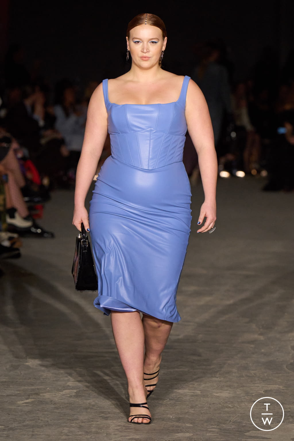 Fashion Week New York Fall/Winter 2022 look 11 from the Christian Siriano collection womenswear