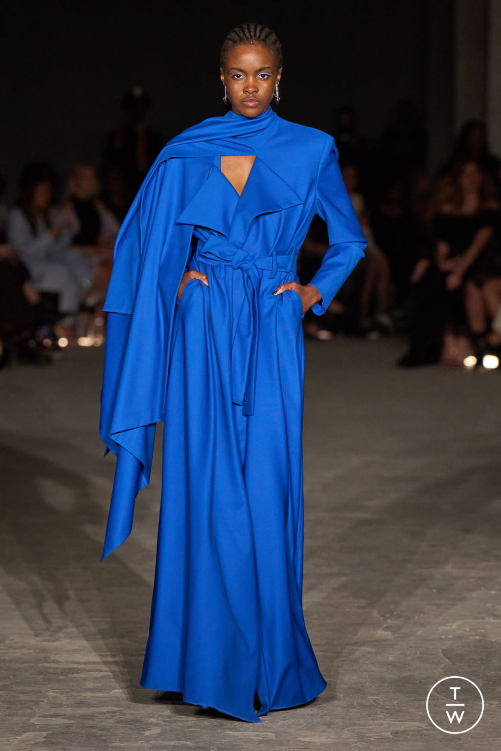 Fashion Week New York Fall/Winter 2022 look 26 from the Christian Siriano collection womenswear