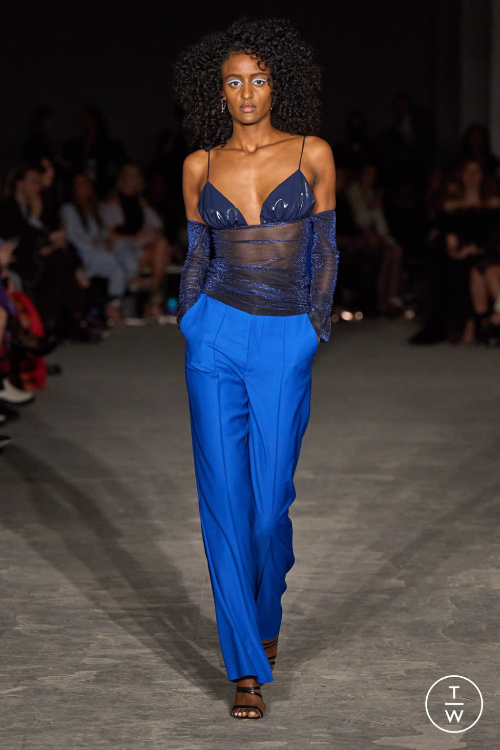 Fashion Week New York Fall/Winter 2022 look 28 from the Christian Siriano collection womenswear