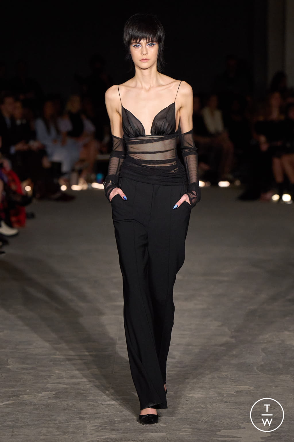 Fashion Week New York Fall/Winter 2022 look 34 from the Christian Siriano collection 女装