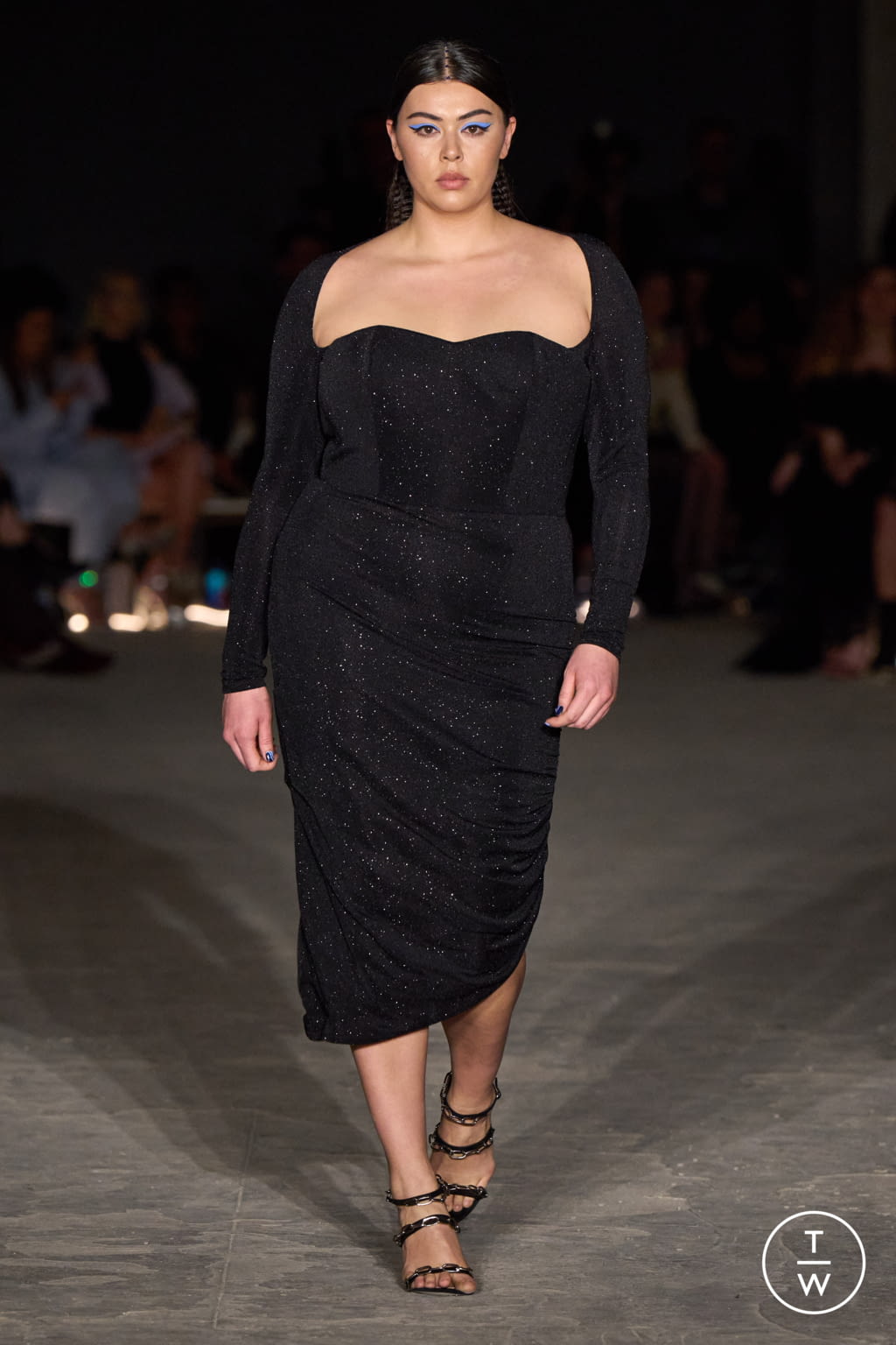 Fashion Week New York Fall/Winter 2022 look 36 from the Christian Siriano collection womenswear