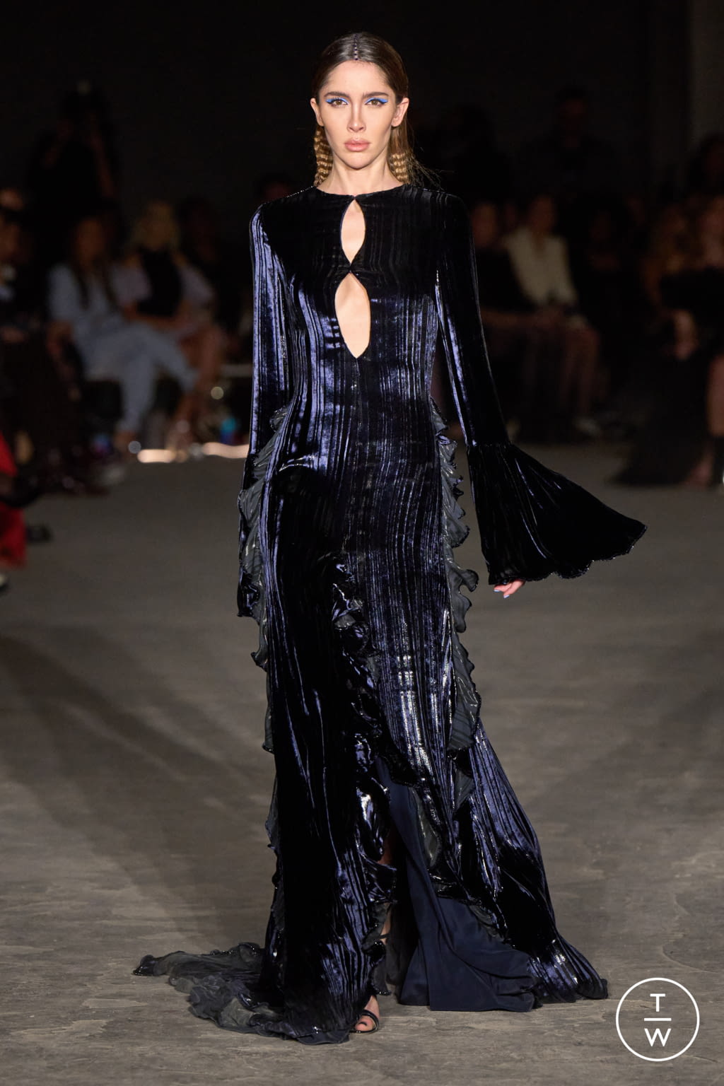 Fashion Week New York Fall/Winter 2022 look 47 from the Christian Siriano collection 女装