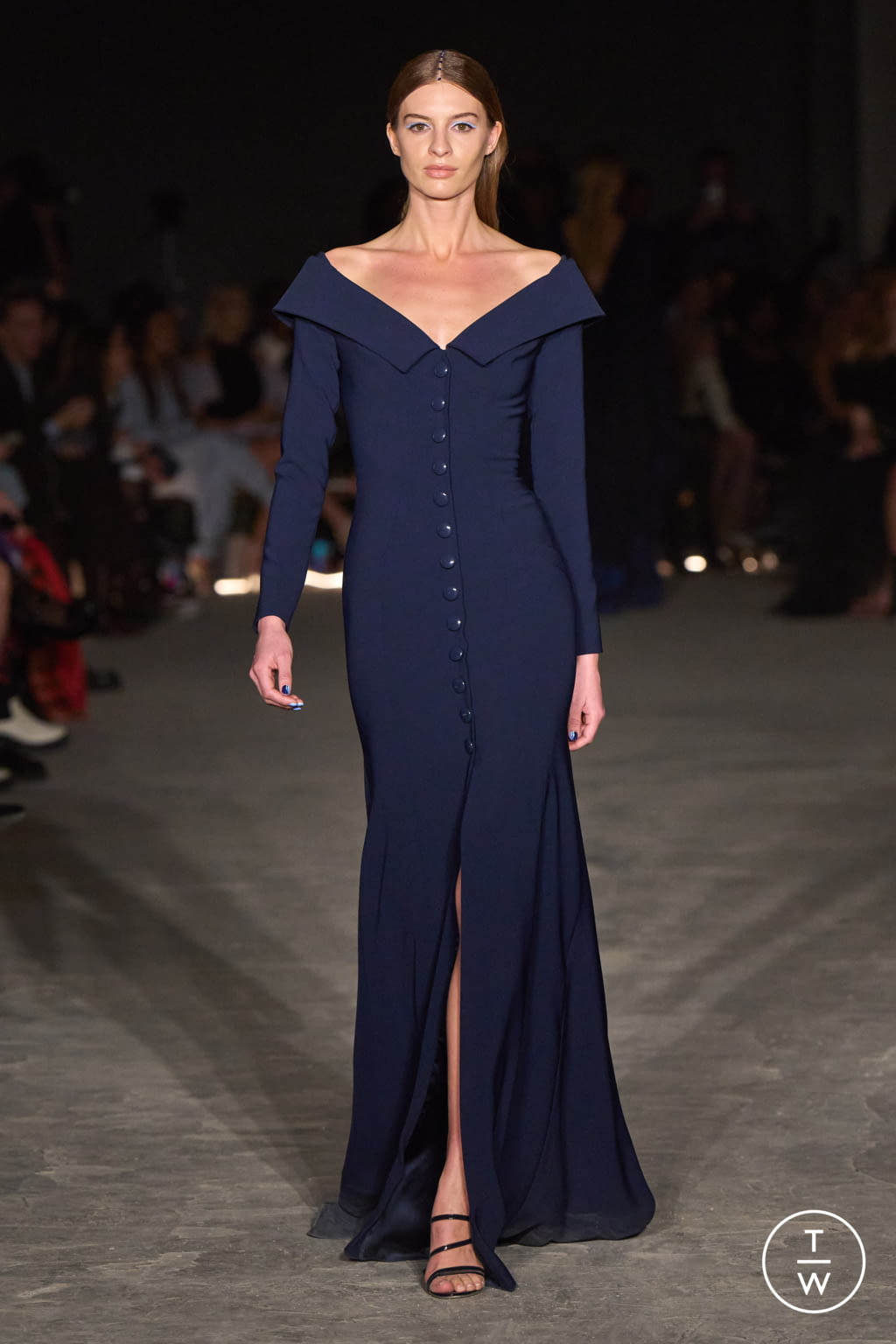 Fashion Week New York Fall/Winter 2022 look 48 from the Christian Siriano collection womenswear