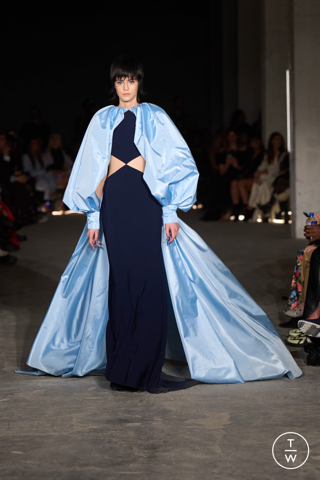 Fashion Week New York Fall/Winter 2022 look 58 from the Christian Siriano collection 女装