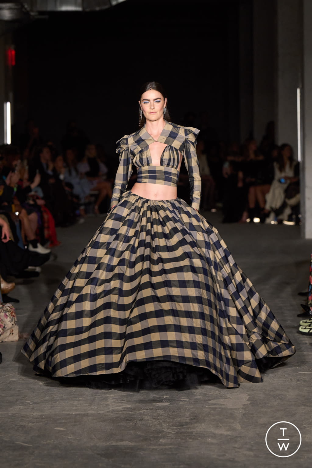 Fashion Week New York Fall/Winter 2022 look 64 de la collection Christian Siriano womenswear