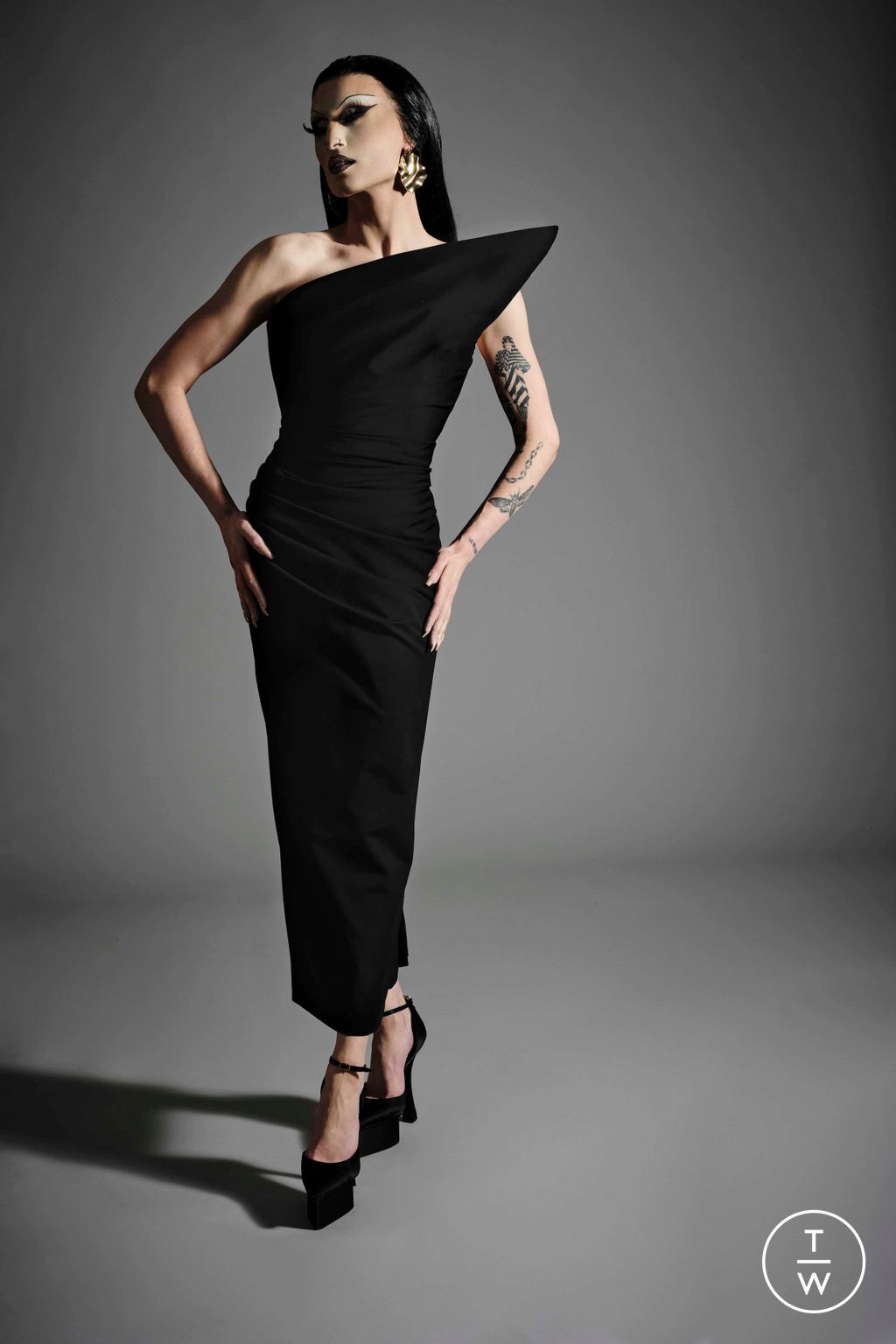 Fashion Week New York Resort 2025 look 12 from the Christian Siriano collection womenswear