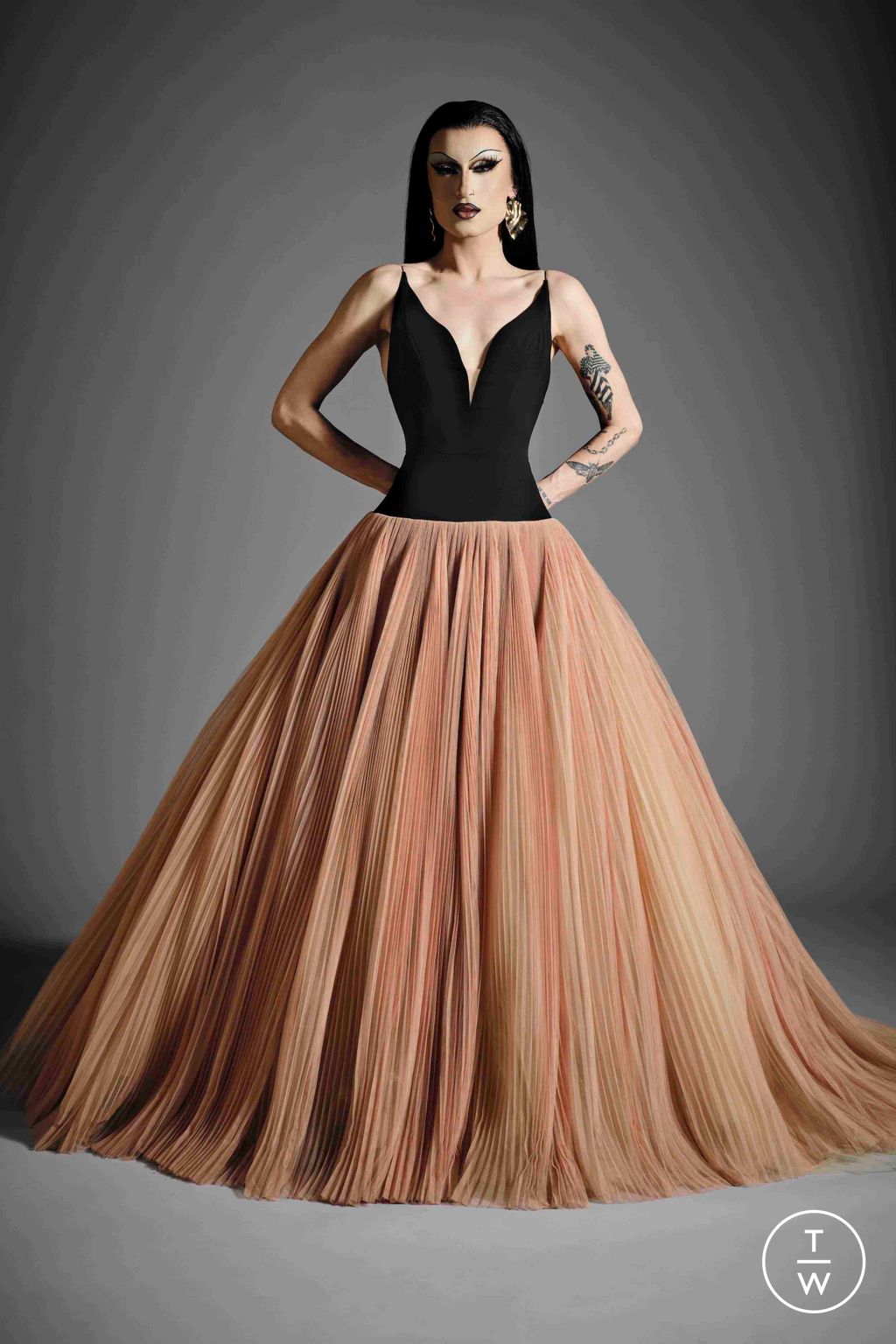 Fashion Week New York Resort 2025 look 13 from the Christian Siriano collection womenswear