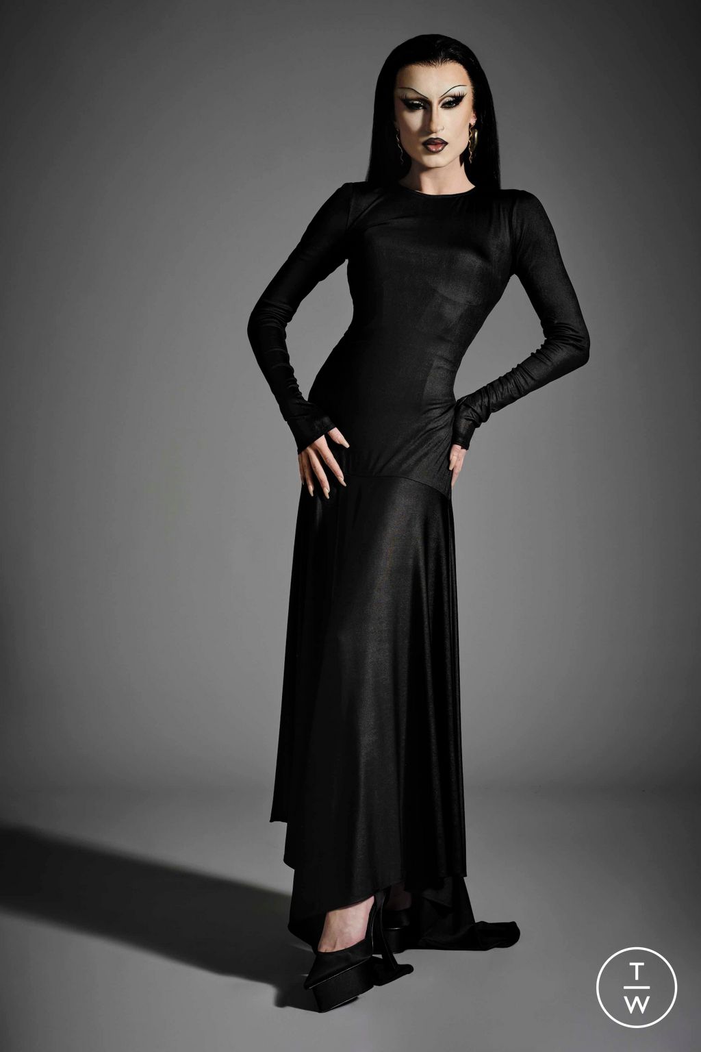 Fashion Week New York Resort 2025 look 15 from the Christian Siriano collection womenswear