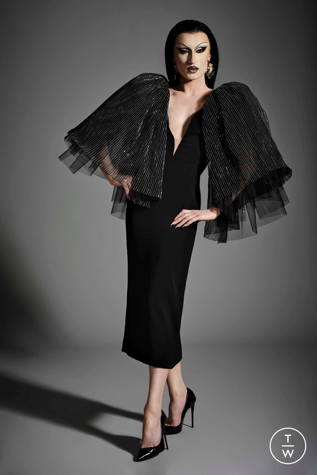 Fashion Week New York Resort 2025 look 19 from the Christian Siriano collection womenswear