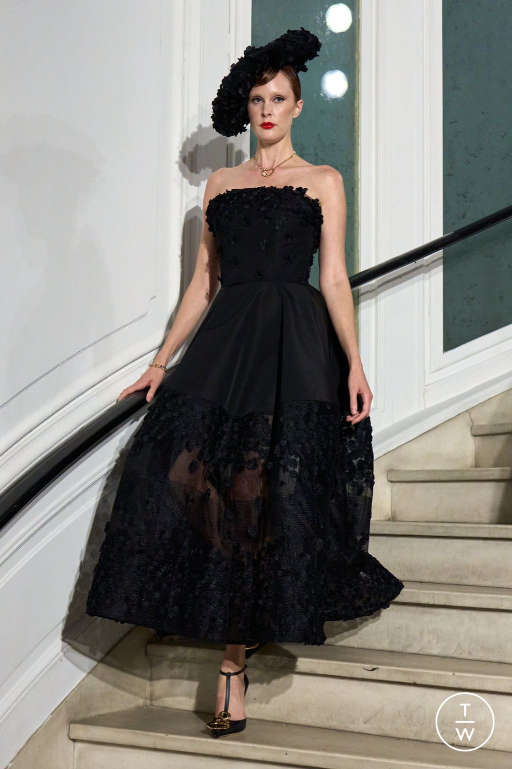 Fashion Week New York Spring/Summer 2023 look 13 from the Christian Siriano collection 女装