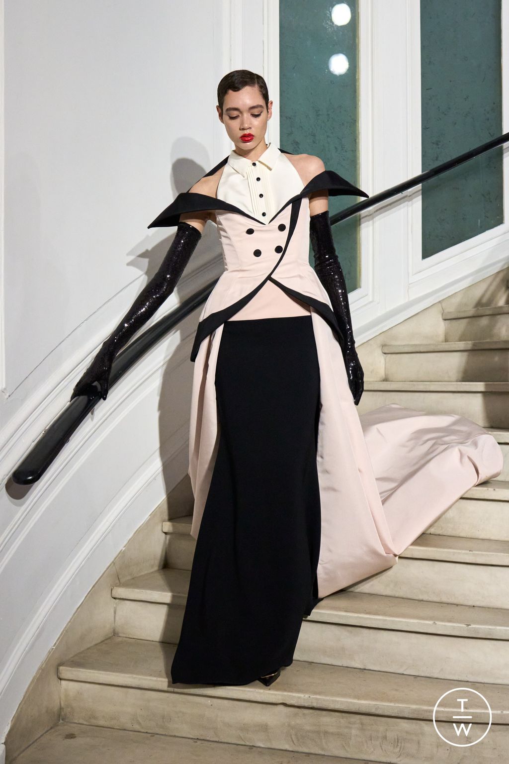 Fashion Week New York Spring/Summer 2023 look 20 from the Christian Siriano collection 女装